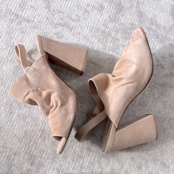 KRISTIN CAVALLARI CHINESE LAUNDRY | Suede Bootie | Size: 9.5 - Picture 1 of 8